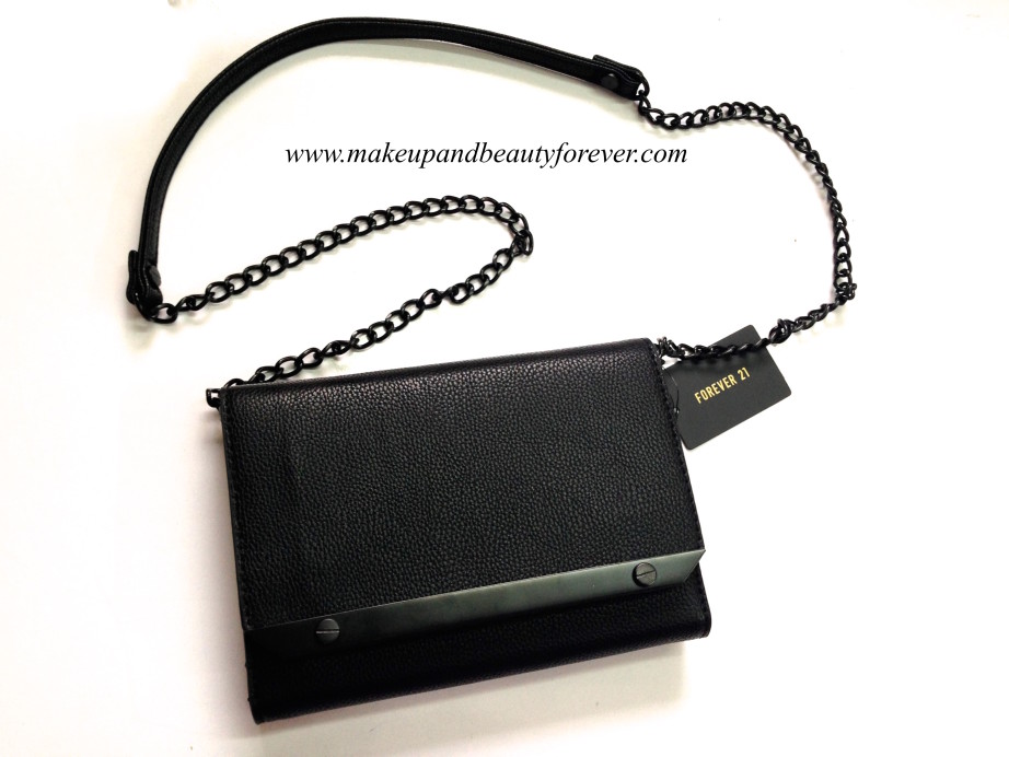 Forever-21-black-trendy-sling-bag-922x692.jpg