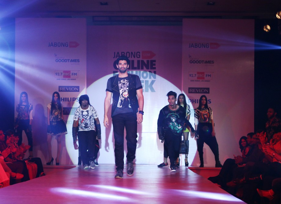 Aditya Roy Kapur (Centre), showstopper for Nitin Bal Chauhan at Jabong Online Fashion Week