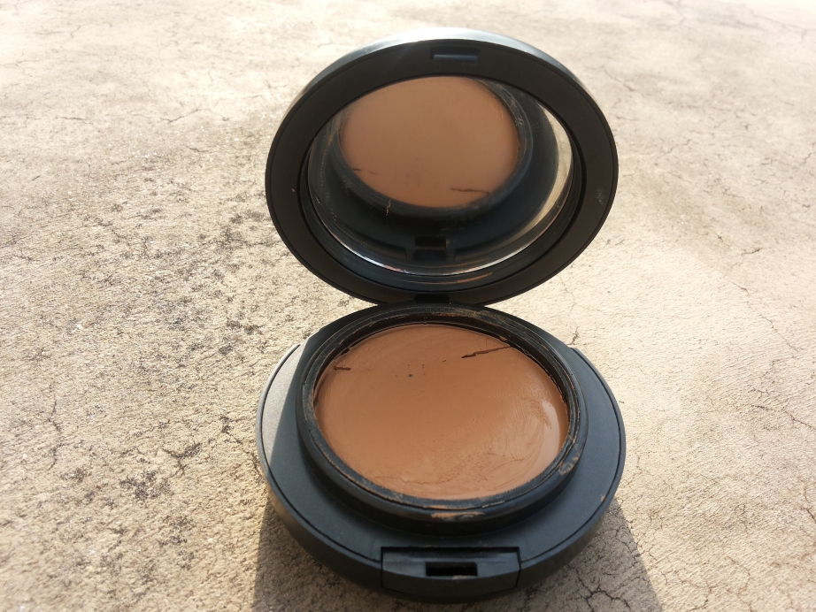 MAC Mineralize Foundation with SPF 15 Review, Swatches and FOTD India