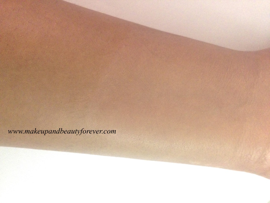 Revlon Touch and Glow Moisturising Makeup Foundation Review swatch 2