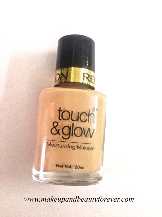 Revlon Touch and Glow Moisturising Makeup Foundation Review swatch 4