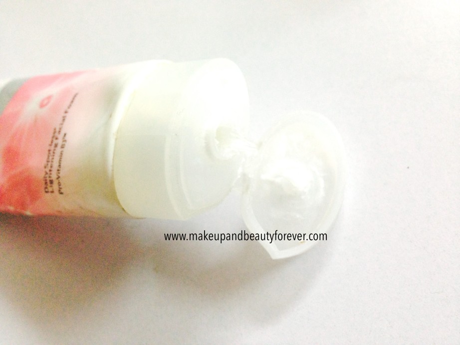 Ponds White Beauty Daily Spot less lightening facial foam review