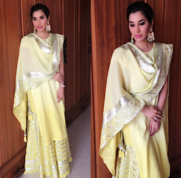 Sophie Chodhary dress outfit Bipasha Basu Karan Singh Grover Mehendi Ceremony