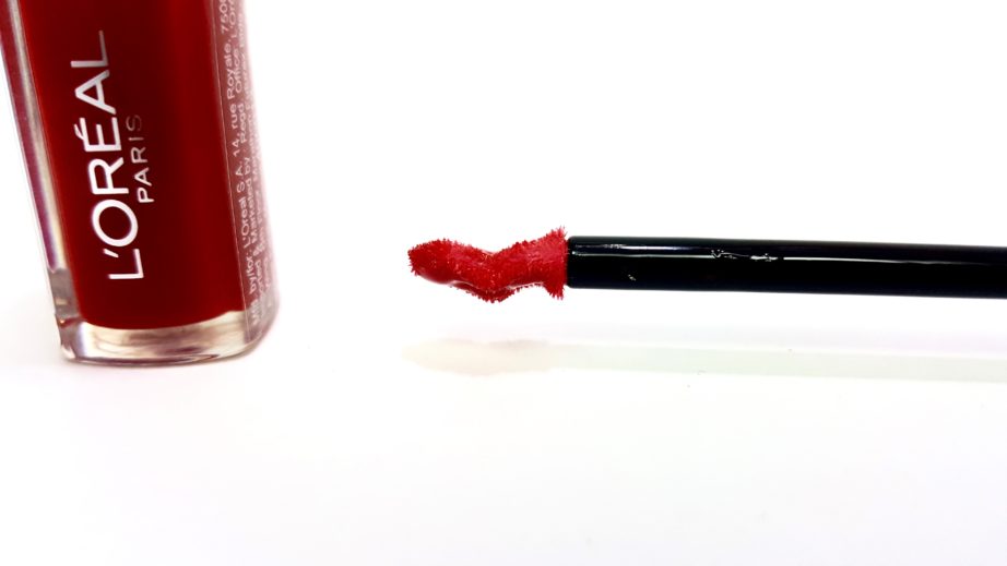 L'Oreal Infallible Mega Gloss 106 Alerte Rouge Review applicator Swatches