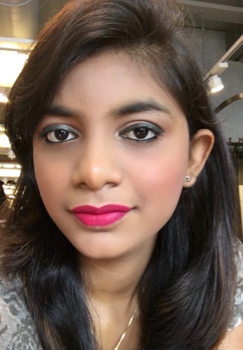 L’Oreal Color Riche Le Smoky Pencil Eyeliner Antique Green 209 Review Swatches makeup look Pooja MBF