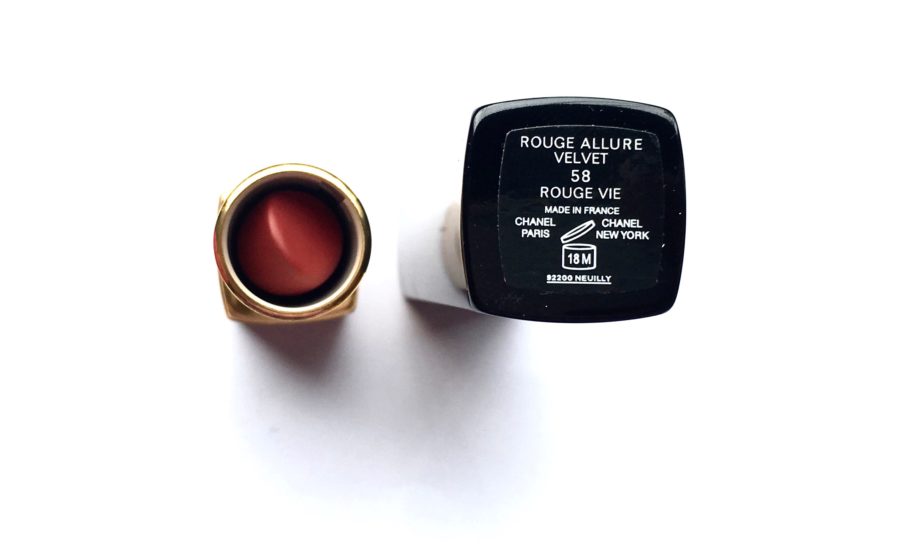 Chanel Rouge Allure Velvet Luminous Matte Lip Colour 58 Rouge Vie Review Swatch