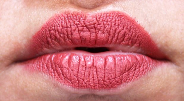 Lipland Matte Lip Crayon Lipstick Nicol Concilio Zoey Review Swatches 4 hours