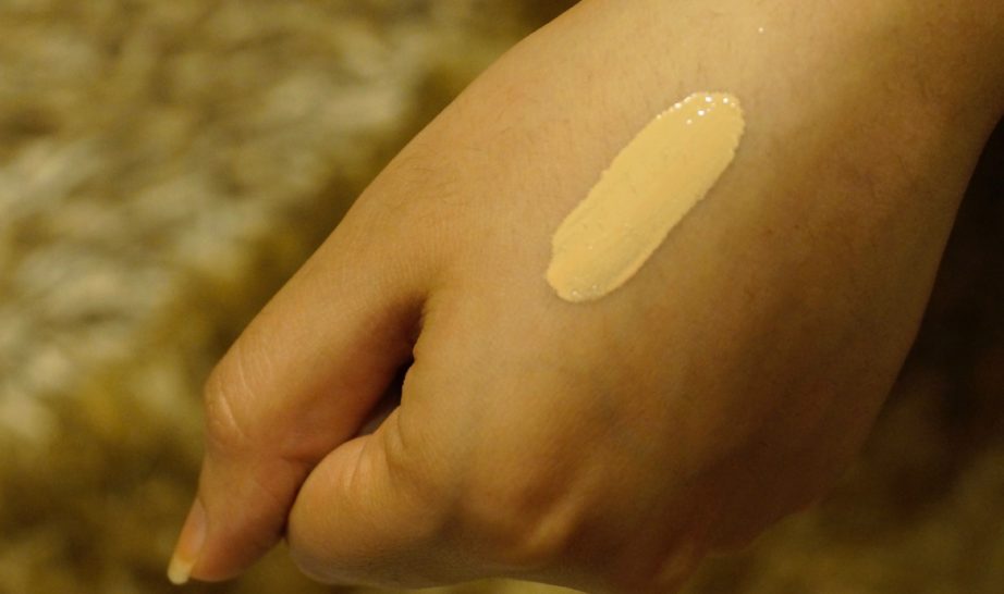 MAC Mineralize Moisture SPF 15 Foundation Review Swatches hand