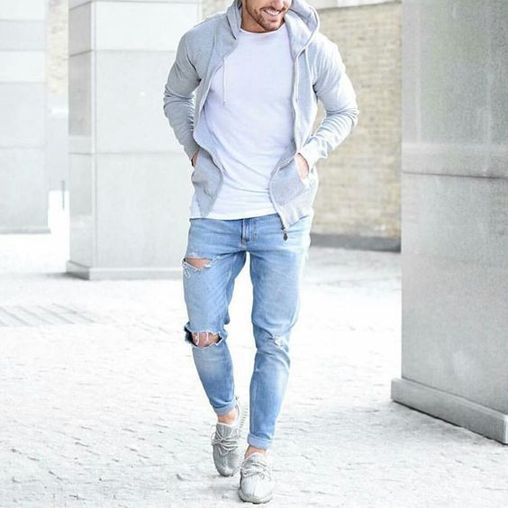 Ripped Jeans – A Men’s Wardrobe Essential