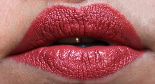 Mikyajy Ultra Matte Lipstick Shade 905 Review, Swatches Lipstick on Lips