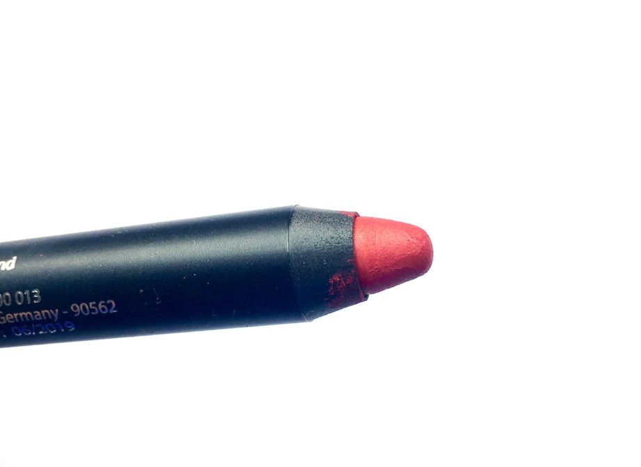 Nykaa Matteilicious Lip Crayon Hot As Red Review, Swatches Focus