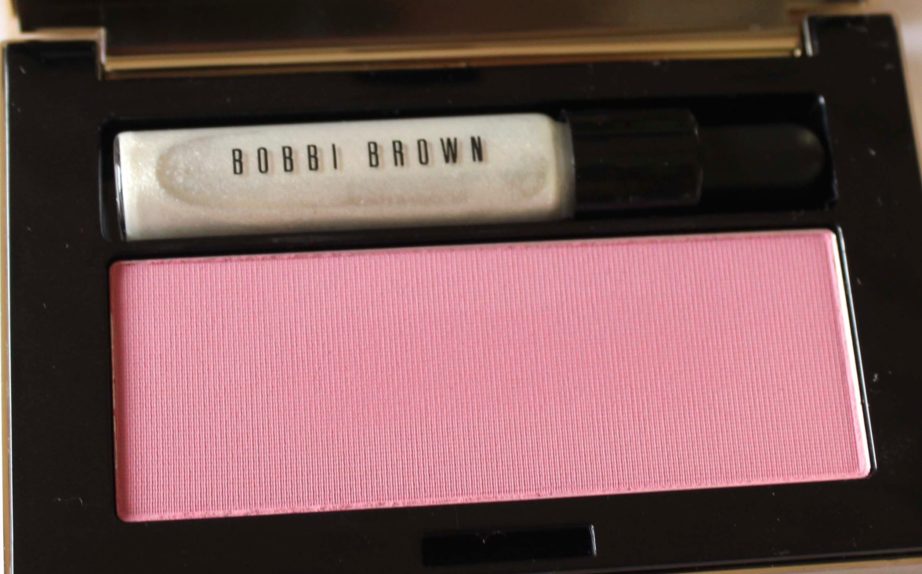 Bobbi Brown Glow To Go Blush & Illuminate Set Review, Swatches closeup