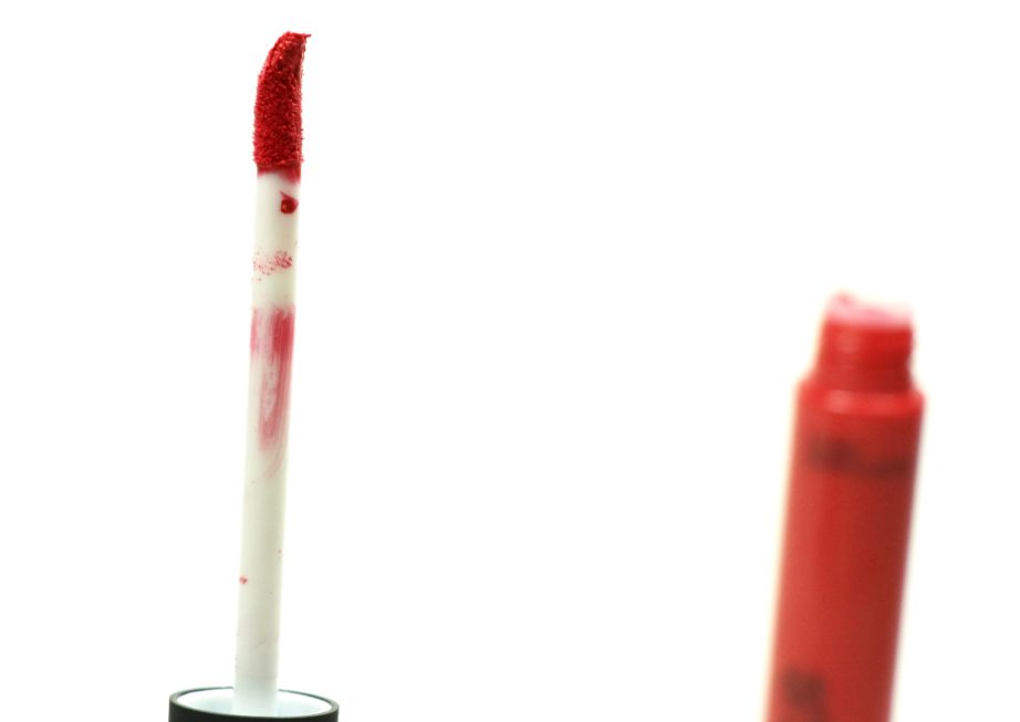 The Body Shop Matte Lip Liquid Lipstick Sydney Amaryllis Review, Swatches Applicator