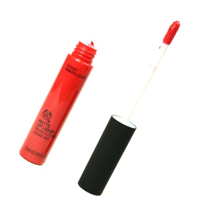 The Body Shop Matte Lip Liquid Lipstick Sydney Amaryllis Review, Swatches wand