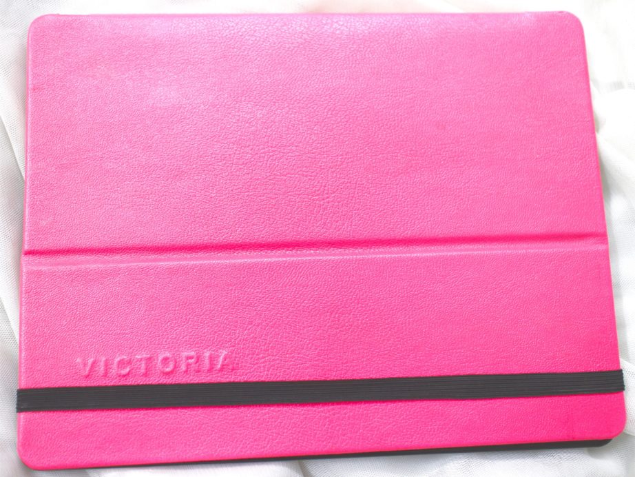 Victoria Note Eyeshadow Palette Review, Swatches, EOTD Outer Packaging