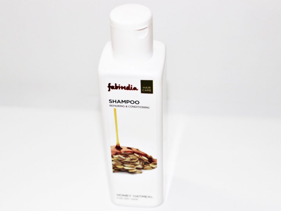 Fabindia Honey Oatmeal Shampoo Review Swatch