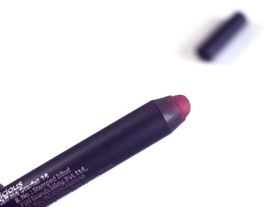 Nykaa Call Me Scarlet Matteilicious Lip Crayon Review, Swatches focus