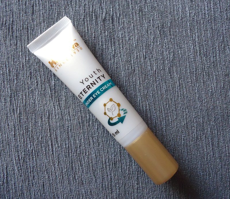 Himalaya Herbals Youth Eternity Under Eye Cream Review, Swatches Blog MBF