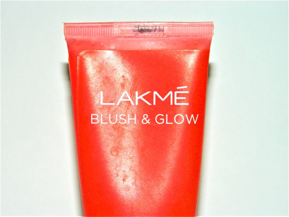 Lakme Blush & Glow Strawberry Gel Face Wash Review mbf blog