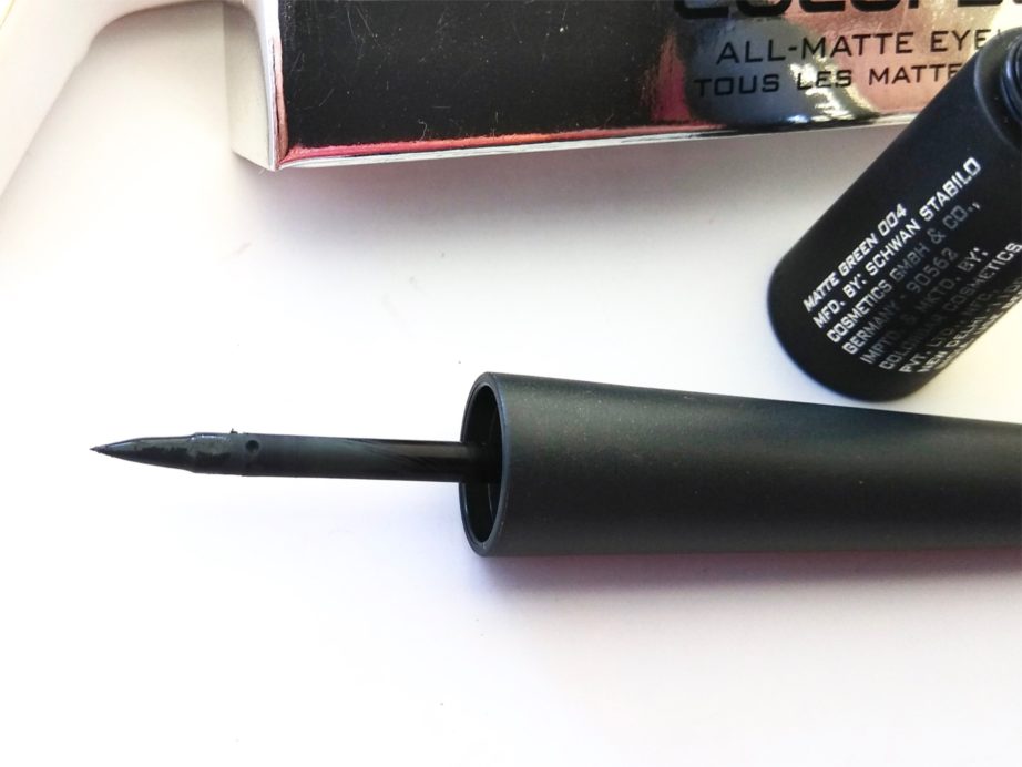 Colorbar All Matte Eyeliner Matte Green 004 Review, Swatches applicator tip