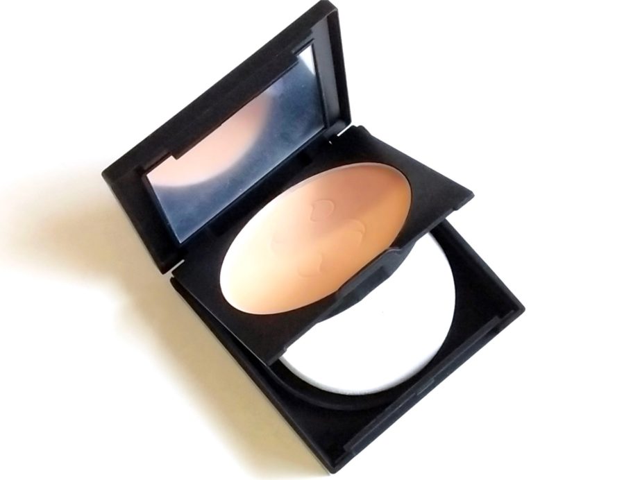 Sugar Dream Cover SPF15 Mattifying Compact Review, Swatches compartments