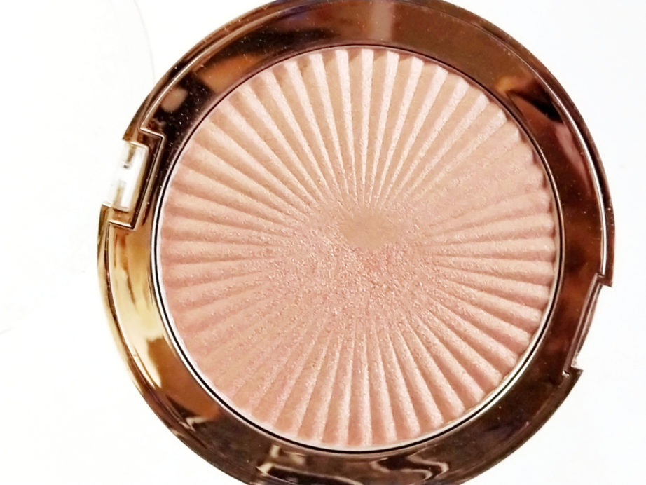 Makeup Revolution Skin Kiss Highlighter Peach Kiss Review, Swatches MBF