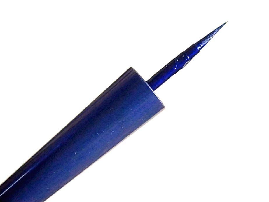 Colorbar Infinite 24Hrs Eyeliner Blue 003 Review, Swatches applicator