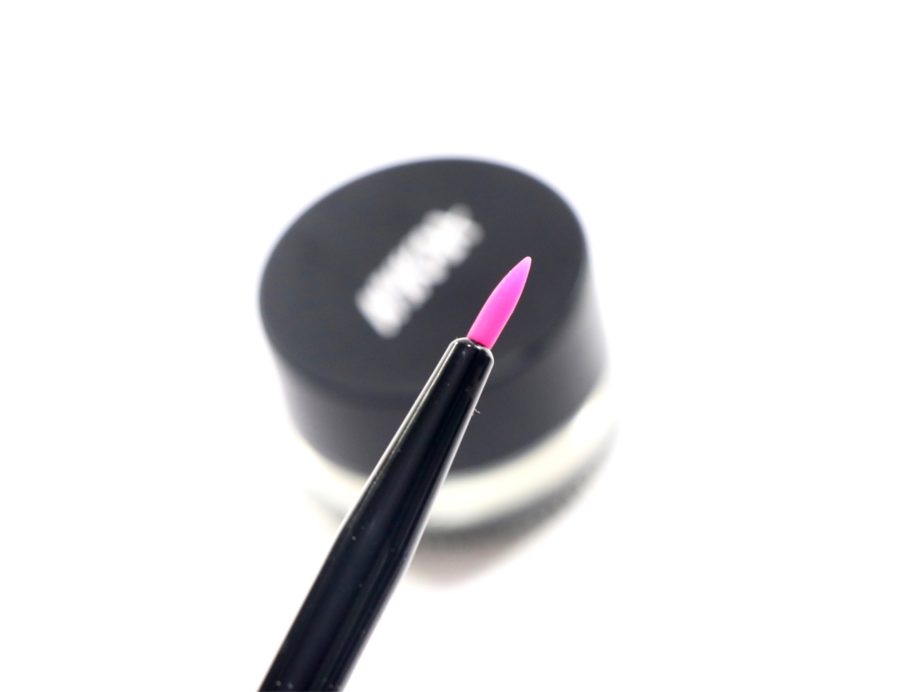 Nykaa Gel Eyeliner Jet Black Review, Swatches silicon brush applicator