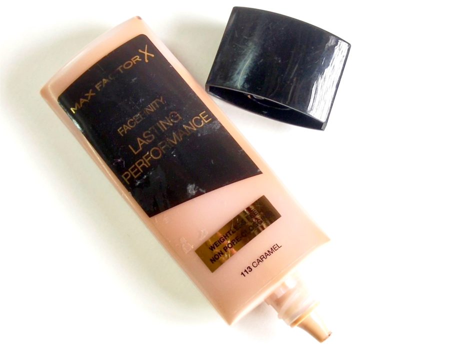 Max Factor FaceFinity Lasting Performance Foundation Review open